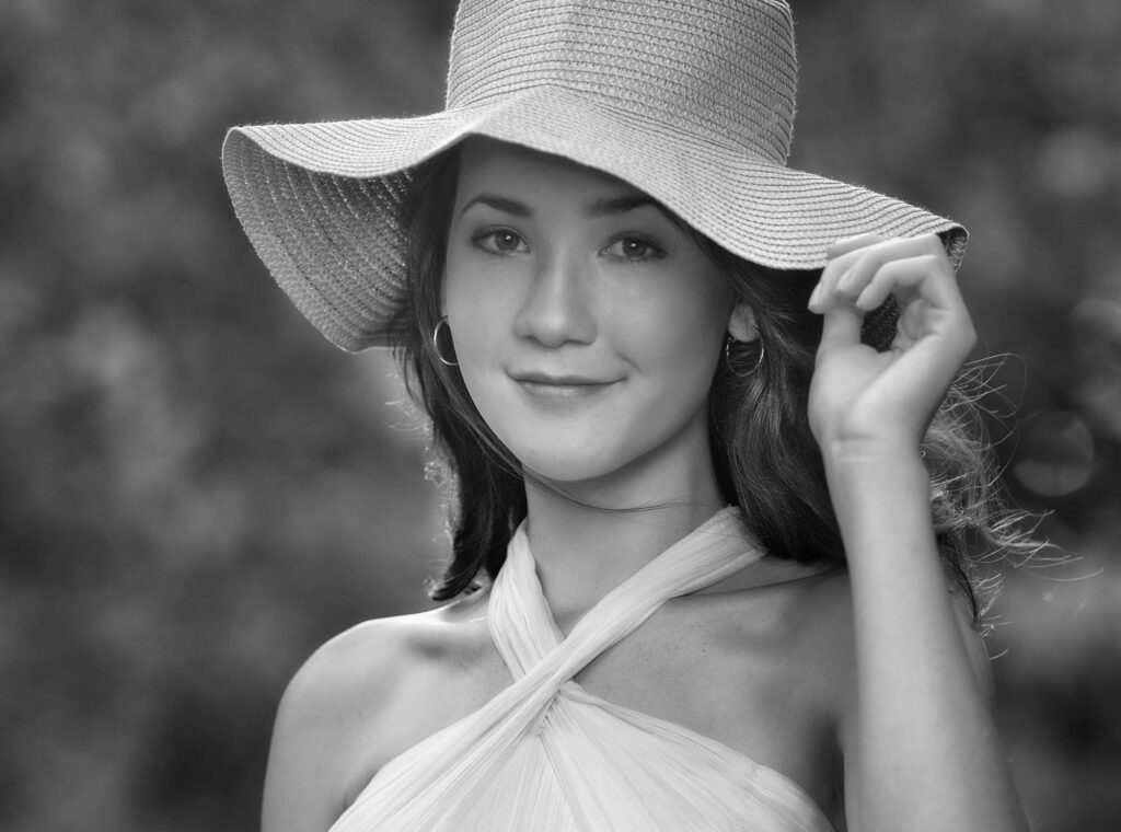 summer hat on sweet young woman