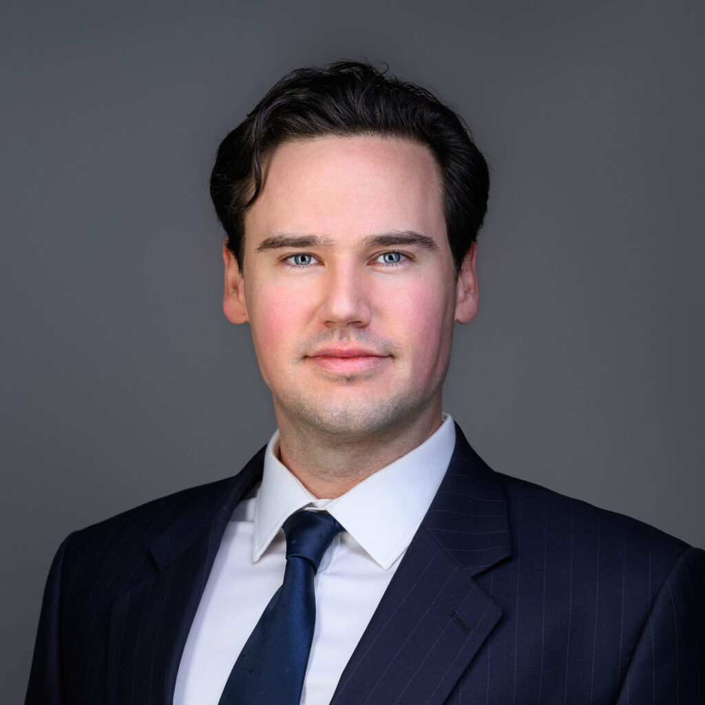 make the best first impression with a professional headshot | Lisa Maco Photography